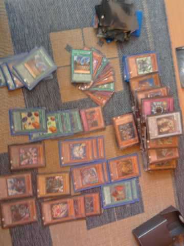 630 Yu-Gi-Oh Karten zu verkaufen!